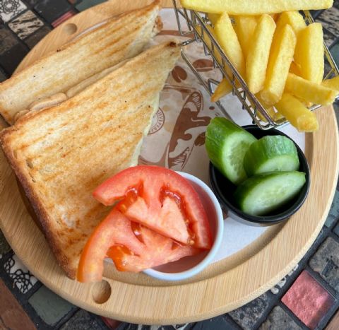 Sucuklu Tost